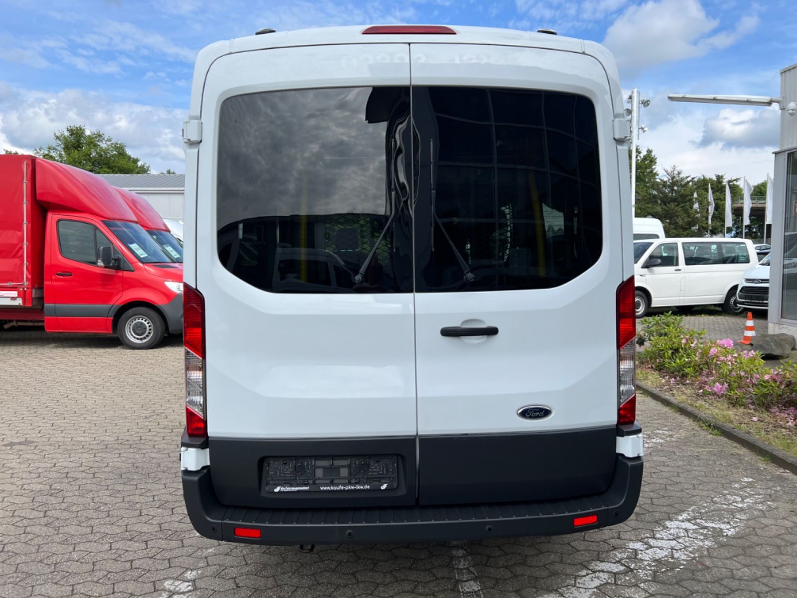 Fahrzeugabbildung Ford Transit Kombi 350 L3 Trend