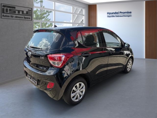 Fahrzeugabbildung Hyundai i10 Classic Soundsystem Klimaautom Allwetterreif