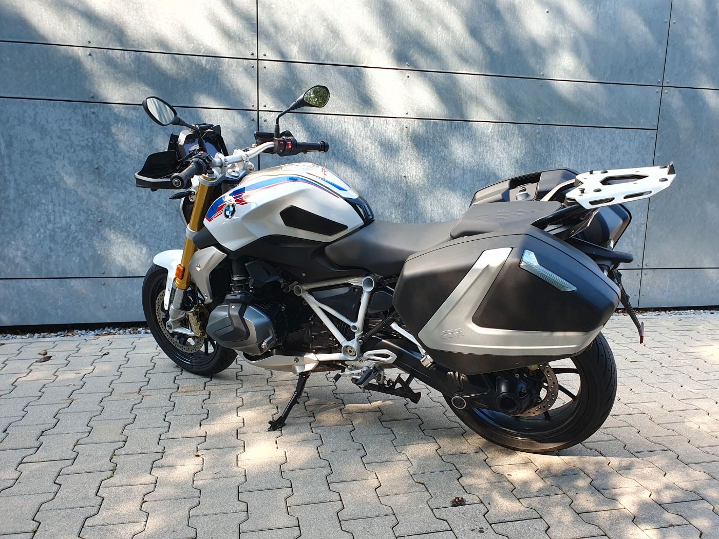 Fahrzeugabbildung BMW R 1250 R Style HP 3 Pakete