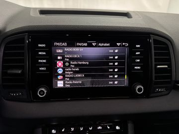 Fahrzeugbestand 19 Skoda Karoq Sportline 1.5 Matrix+AHK+Panodach+Kamera