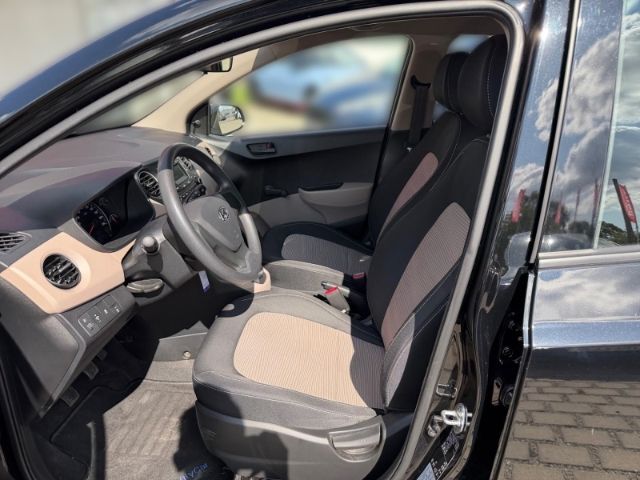 Fahrzeugabbildung Hyundai i10 Classic Soundsystem Klimaautom Allwetterreif