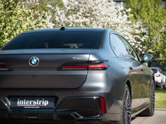 BMW 740 – 28 / 30