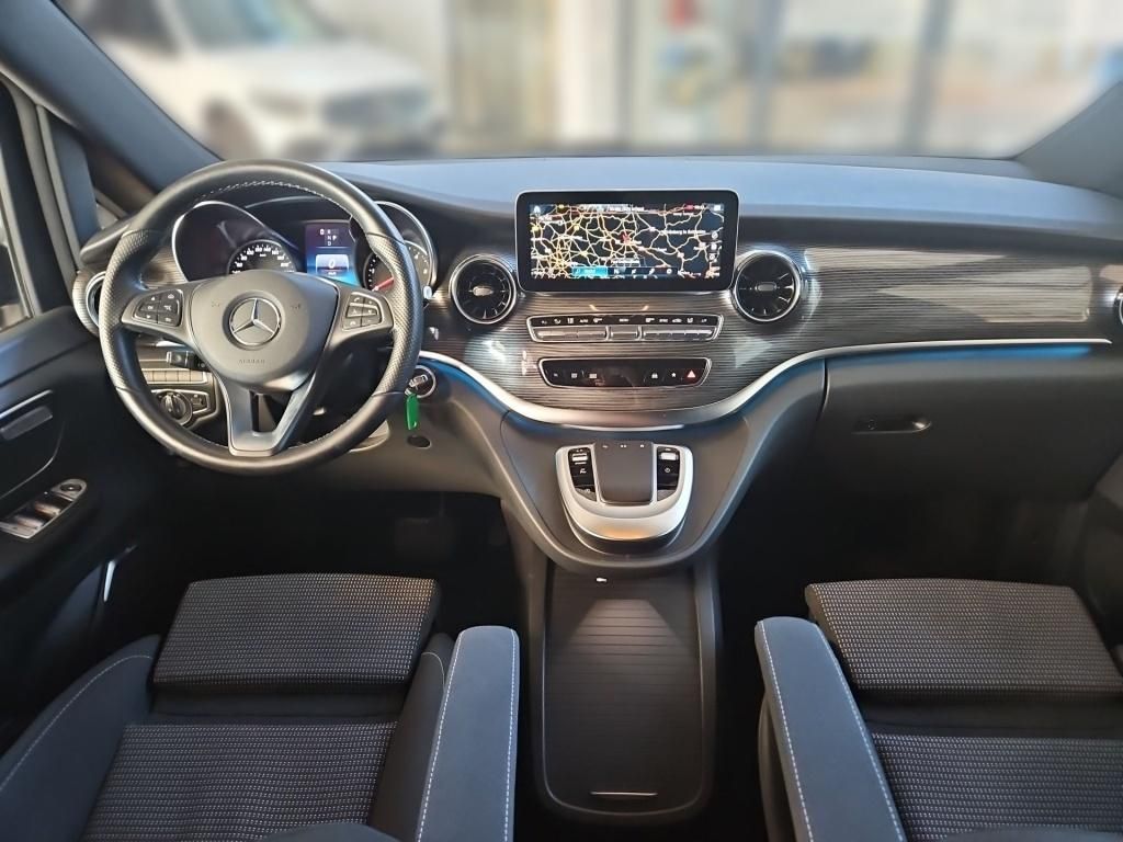 Fahrzeugabbildung Mercedes-Benz V 300 ED lang 7 Sitze Sound 19'' LED AHK 10''MBU