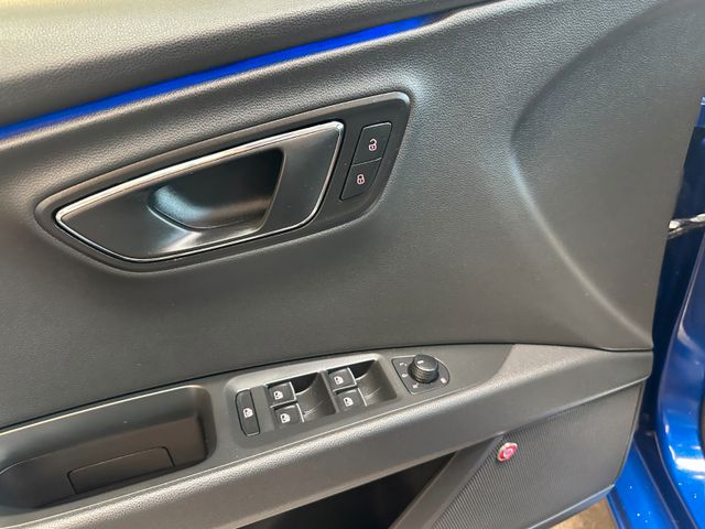 Seat Leon ST *Keyless*Pano*SpurHT*AHK*LED*Ambiente*