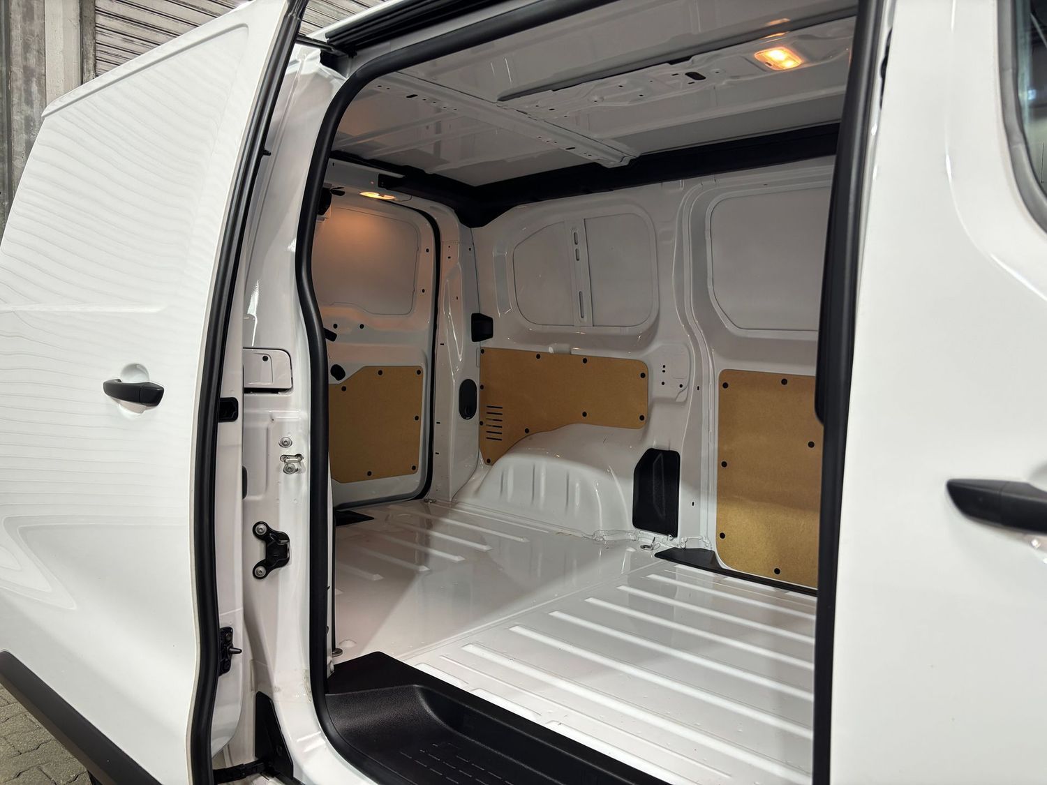 Fahrzeugabbildung Peugeot Expert 2.0 D KASTEN #Klima#PDC#Kamera#Tempomat