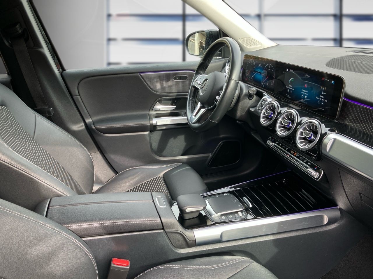 Fahrzeugabbildung Mercedes-Benz GLB 220 d PROGRESSIVE+AHK+NIGHT+MULTIB+360+LHZ++
