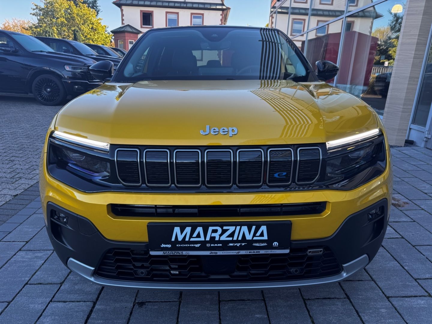 Jeep Avenger Summit Electro Allwetterreifen SitzHZ Ap imagem 3