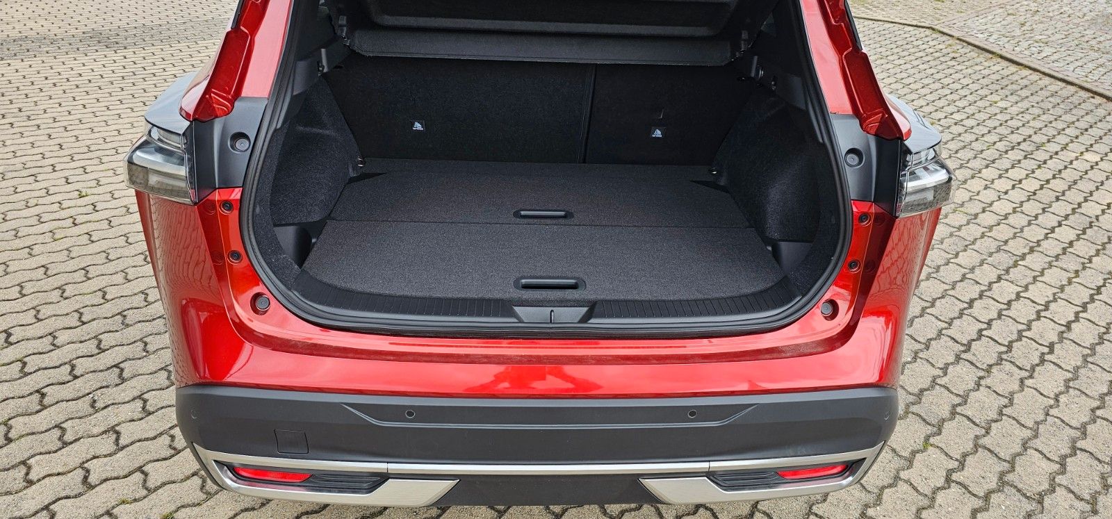 Fahrzeugabbildung Nissan Qashqai 1.3 DIG-T MHEV Xtronic N-Connecta MY2024