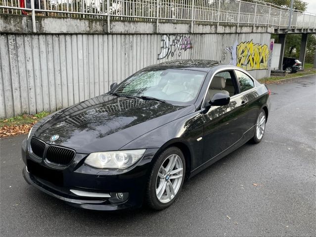 BMW 320i Coupé -