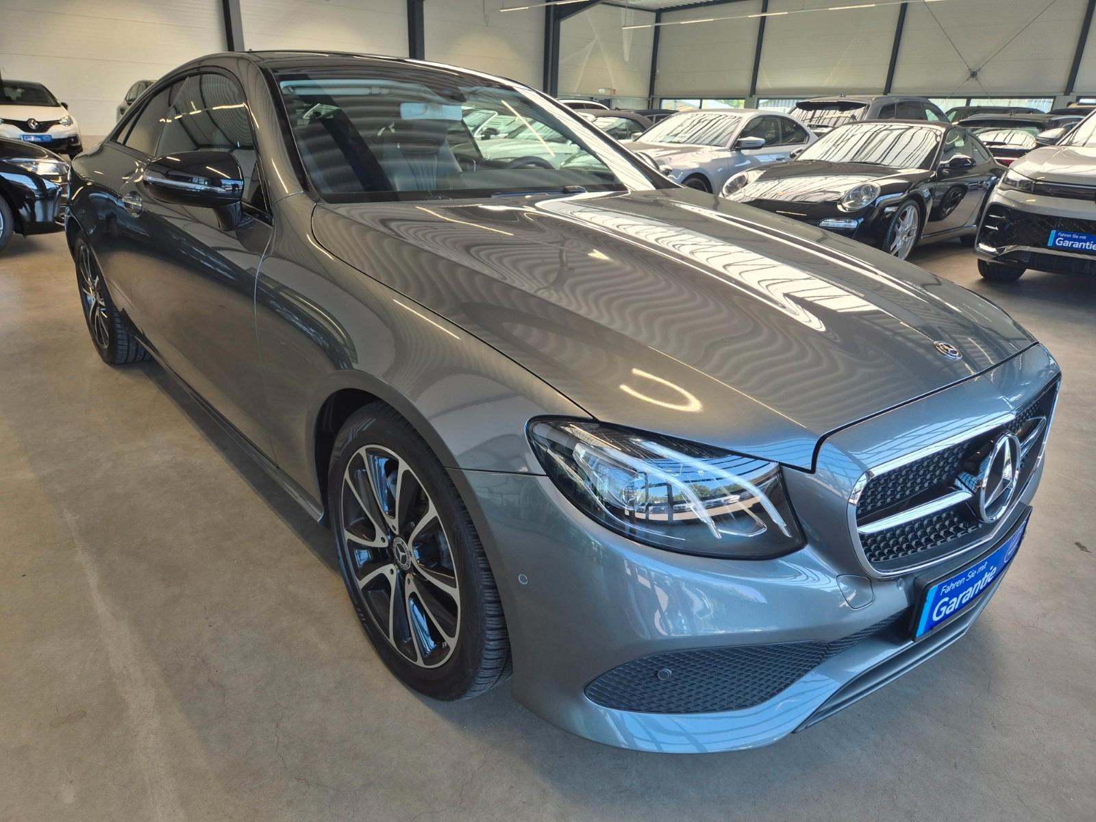 Mercedes-Benz E 200 COUPE AVANTGARDE LEDER NAV LED PANO CAMERA