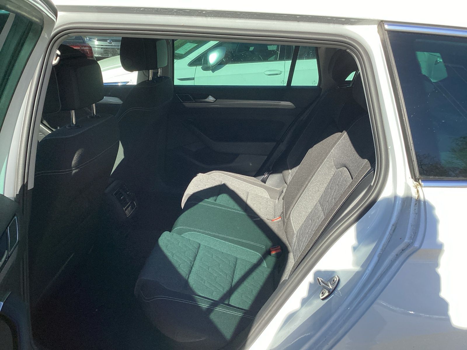 Volkswagen Passat Variant - Bild 14