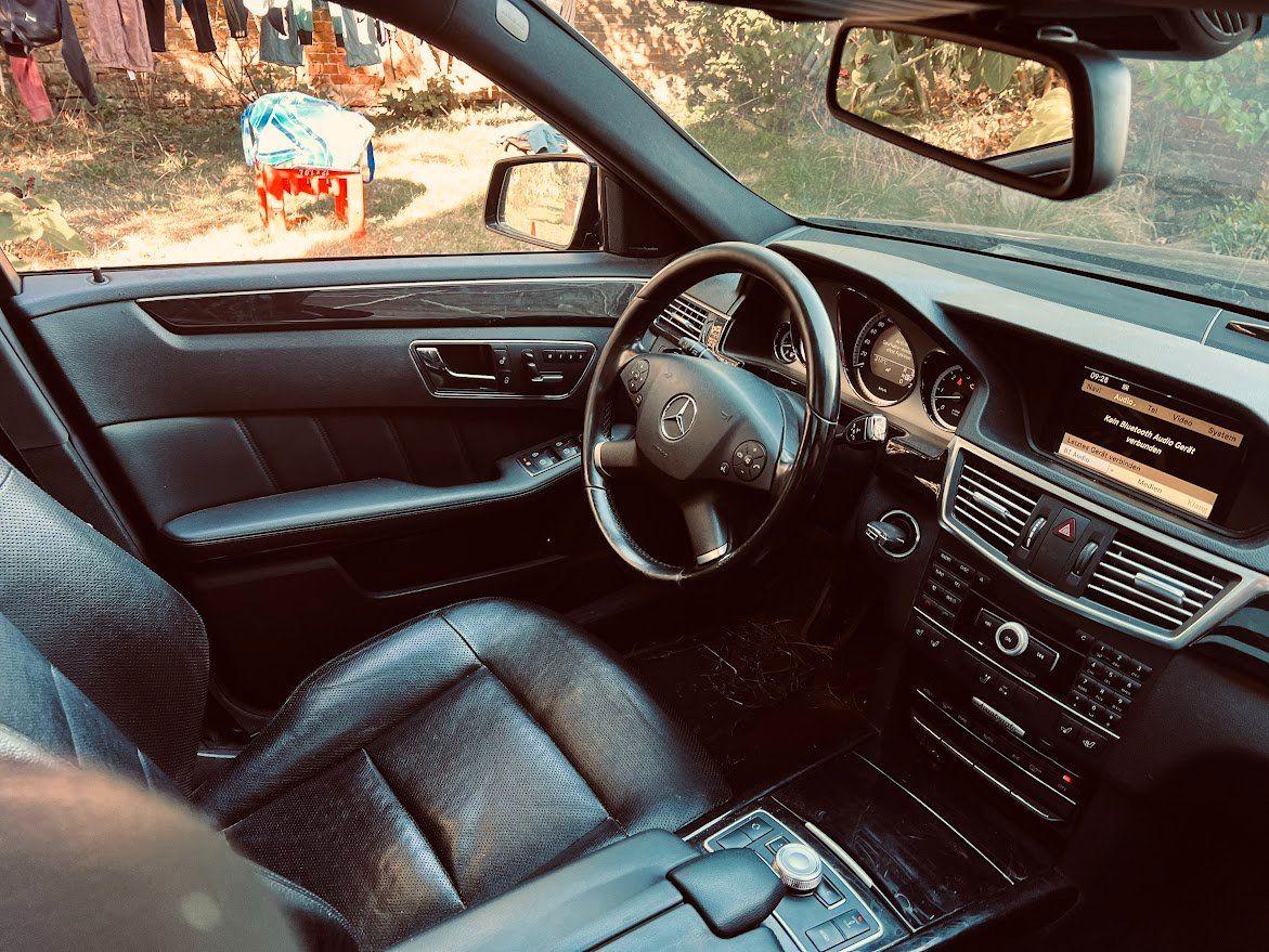 Mercedes-Benz E350 2010 — photo 13