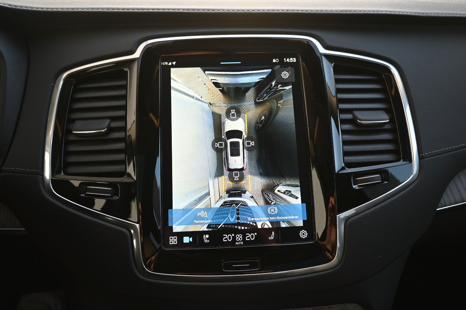 Fahrzeugabbildung Volvo XC90 B5D AWD Plus Dark*STDHZG*PANO*LUFT*360°*AHK