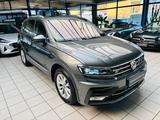 Volkswagen Tiguan 2.0 TSI Highline 4Motion R-Line*Panodach - Volkswagen Tiguan: Vollleder, Beheizbares Lenkrad