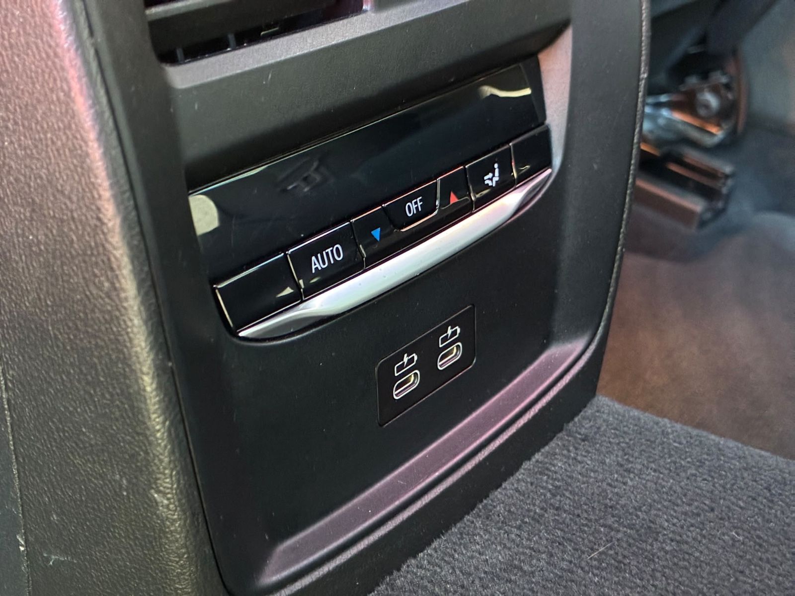 BMW 320 320 d Touring Aut M Sportpaket*LED*HiFI*Kamera*, Ansicht 18