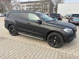 Mercedes-Benz GL 350 BlueTEC 4MATIC - - silberne Mercedes-Benz GL-Klasse