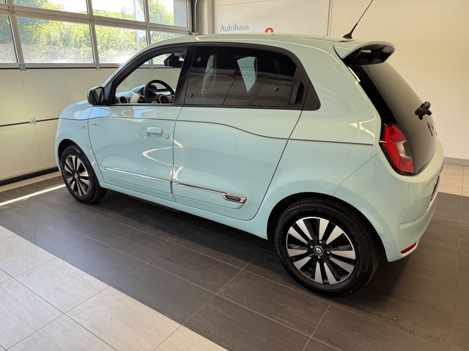Fahrzeugabbildung Renault Twingo Techno Electric, Navi, Rückfahrkamera