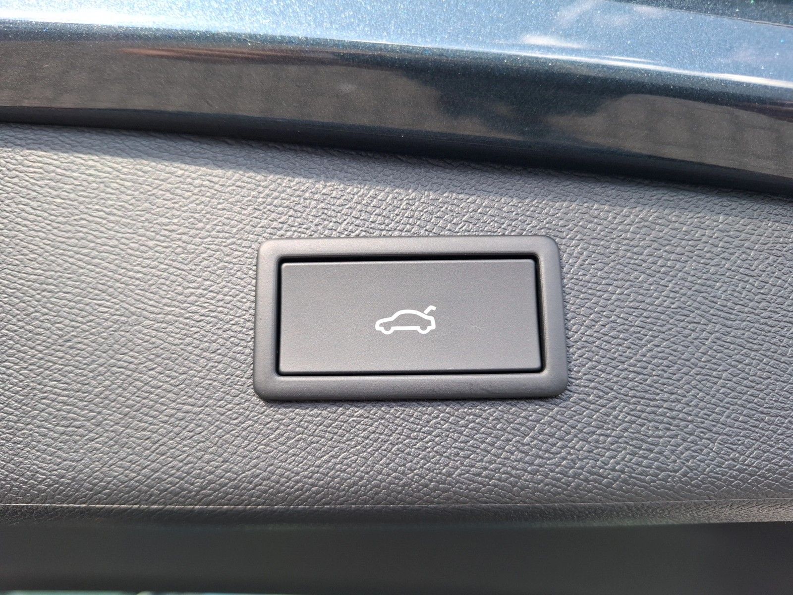 Fahrzeugabbildung CUPRA Leon ST eTSI DSG LED CarPlay ACC RFK SH  18"