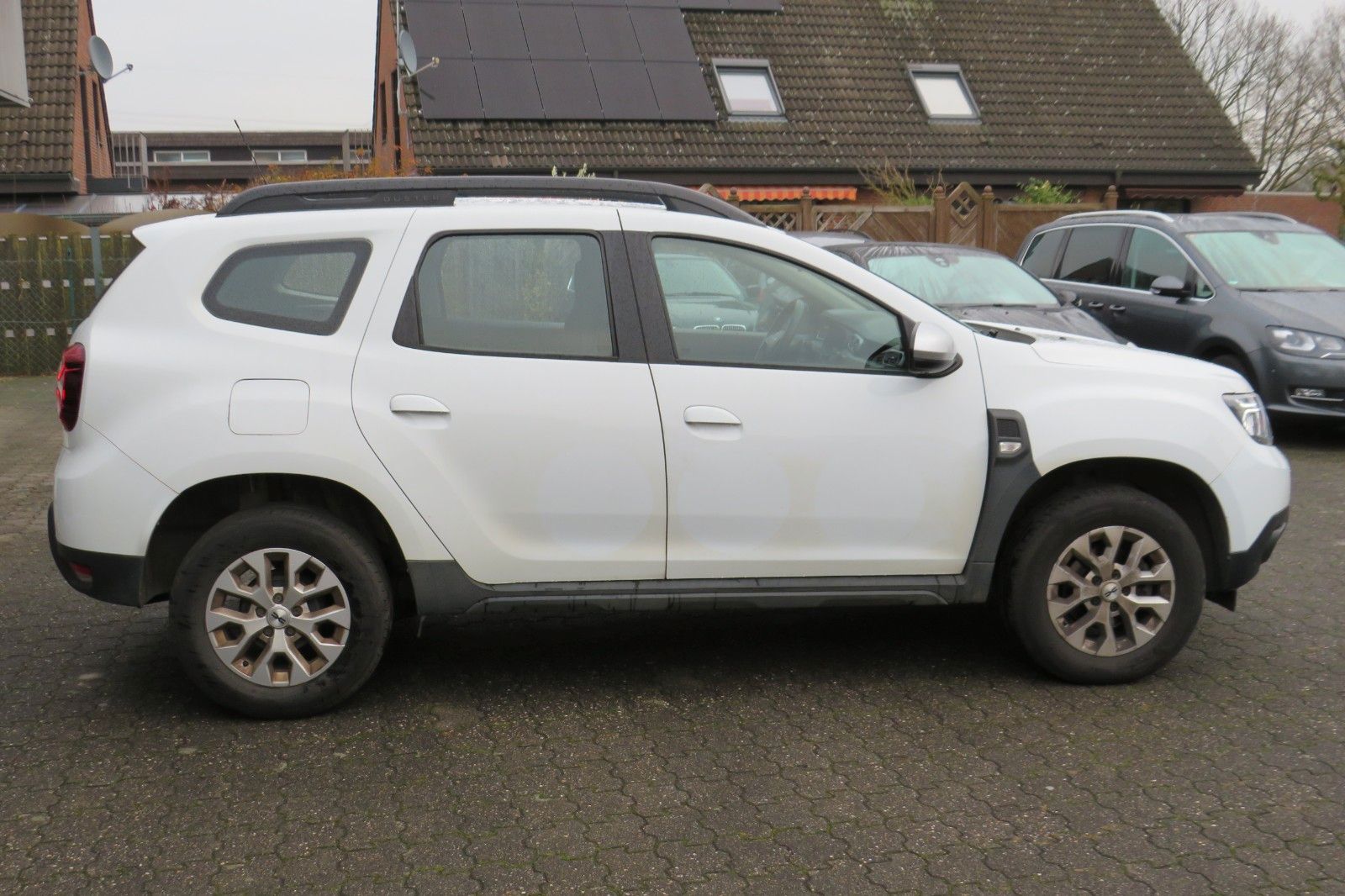 Fahrzeugabbildung Dacia Duster II Expression DIESEL NAVI ALU LED 1.HAND