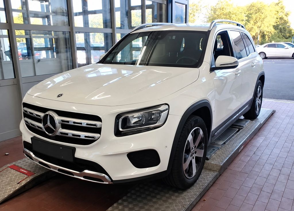 Image of Mercedes-Benz GLB 200