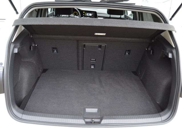 Golf VIII 1.5 TSI Life LED/NAVI+VZE/BUSINESS-PRE