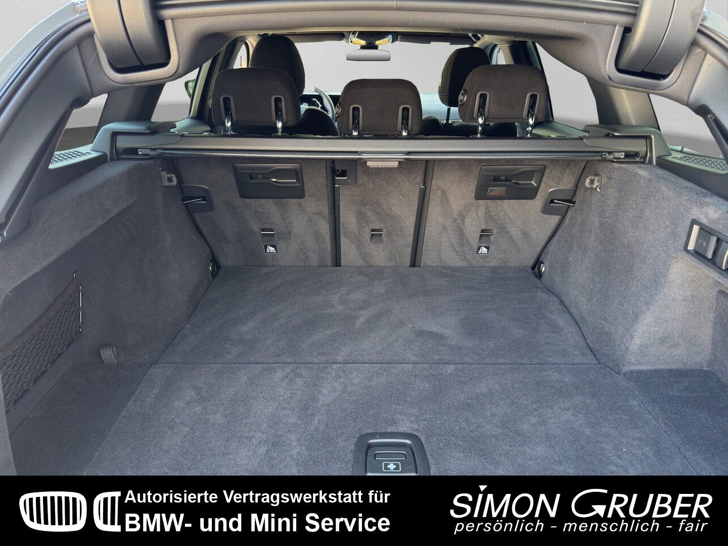 Fahrzeugabbildung BMW 330e Touring M Sport Live Prof Innovation HUD