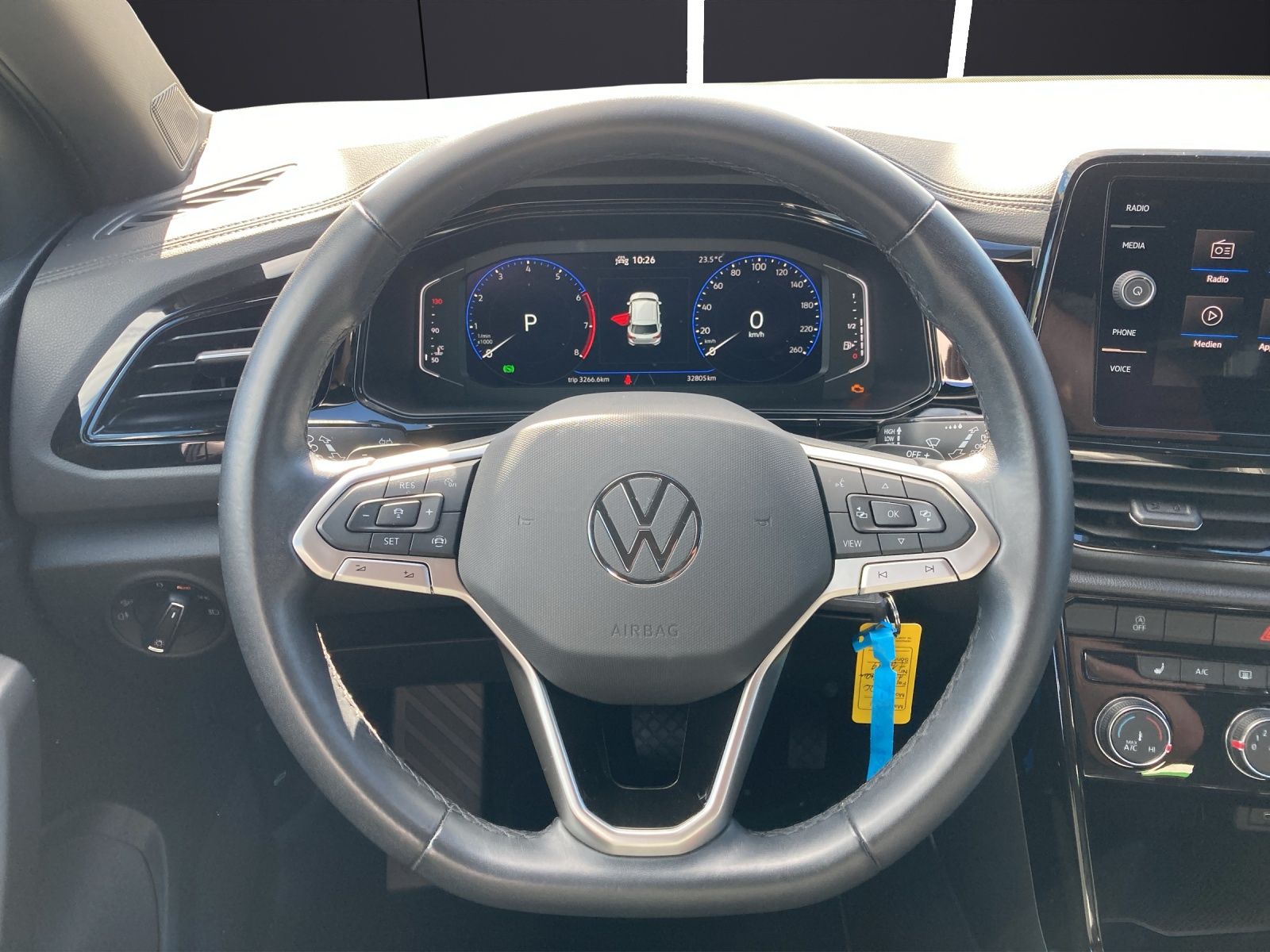 Fahrzeugabbildung Volkswagen T-Roc TSI Style DSG LED AID ACC Park-Assist SH L