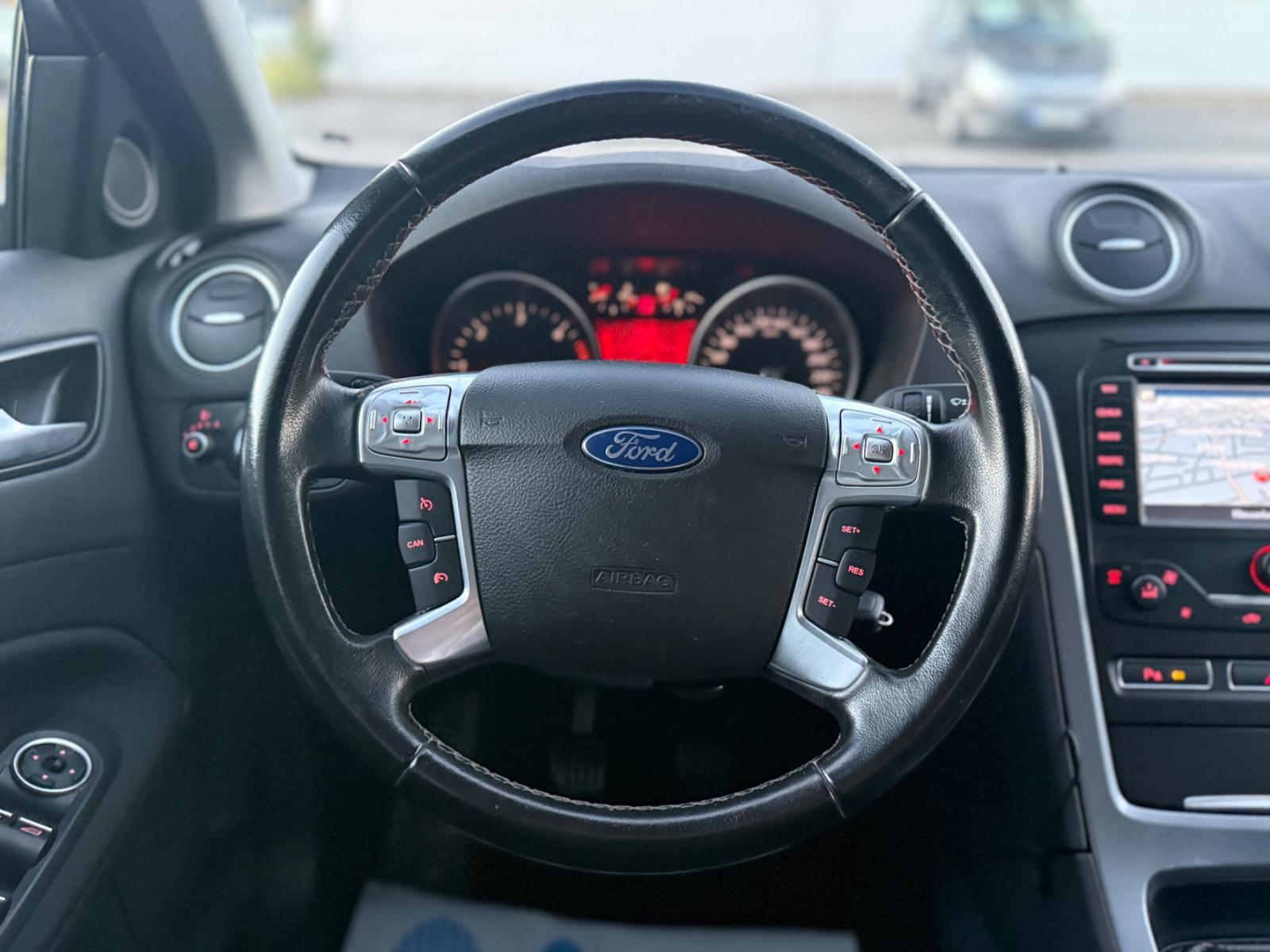 Ford Mondeo 2011 — photo 21