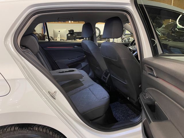 Volkswagen Golf VIII Lim. Life *LED*NAVI*PDC*AMBIENTE*CAR2X