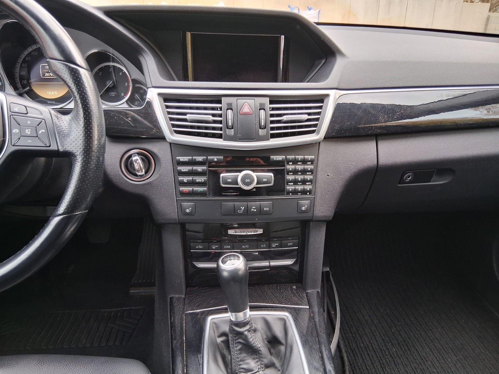 Mercedes-Benz E250 2012 — photo 8