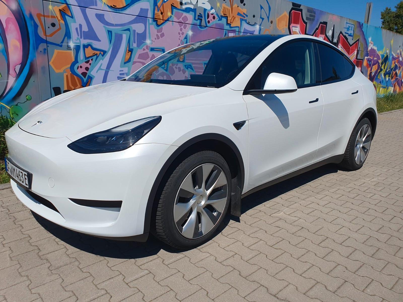 Tesla RWD, Allwetterreifen, 94,1% SOH