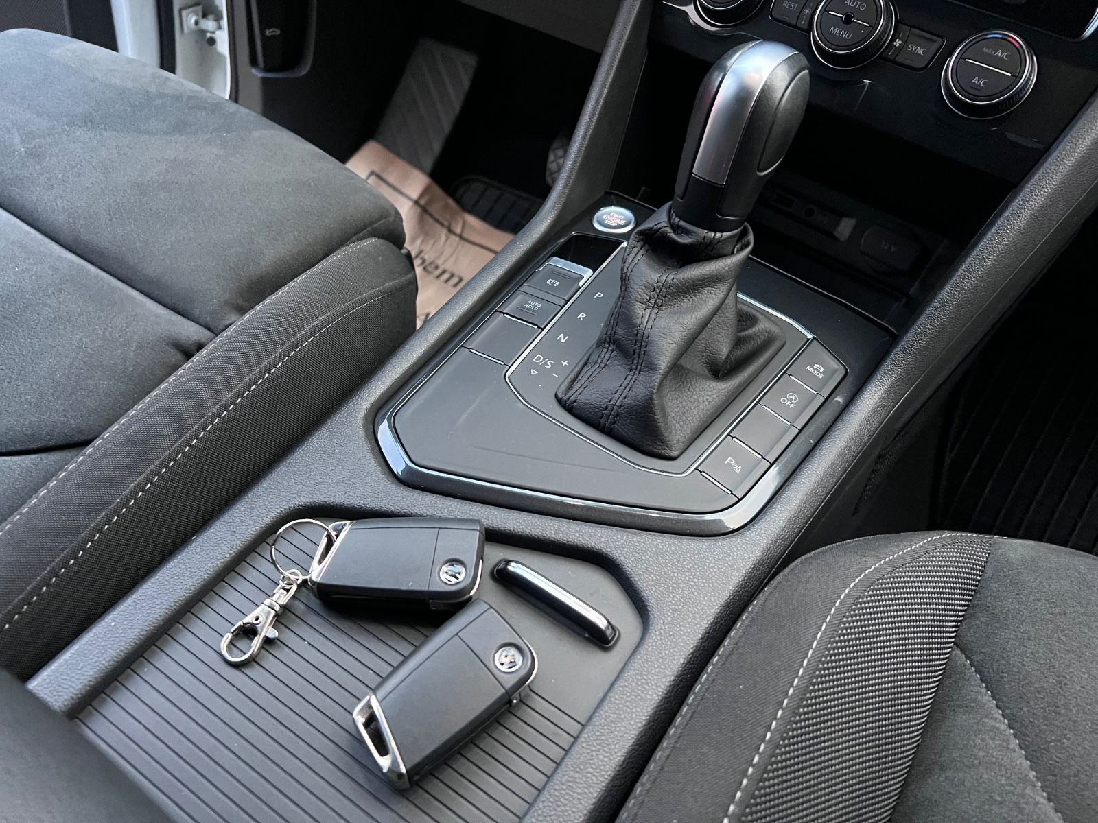 Volkswagen Tiguan Highline DSG Keyless Entry LED Navi ALU imagem 3