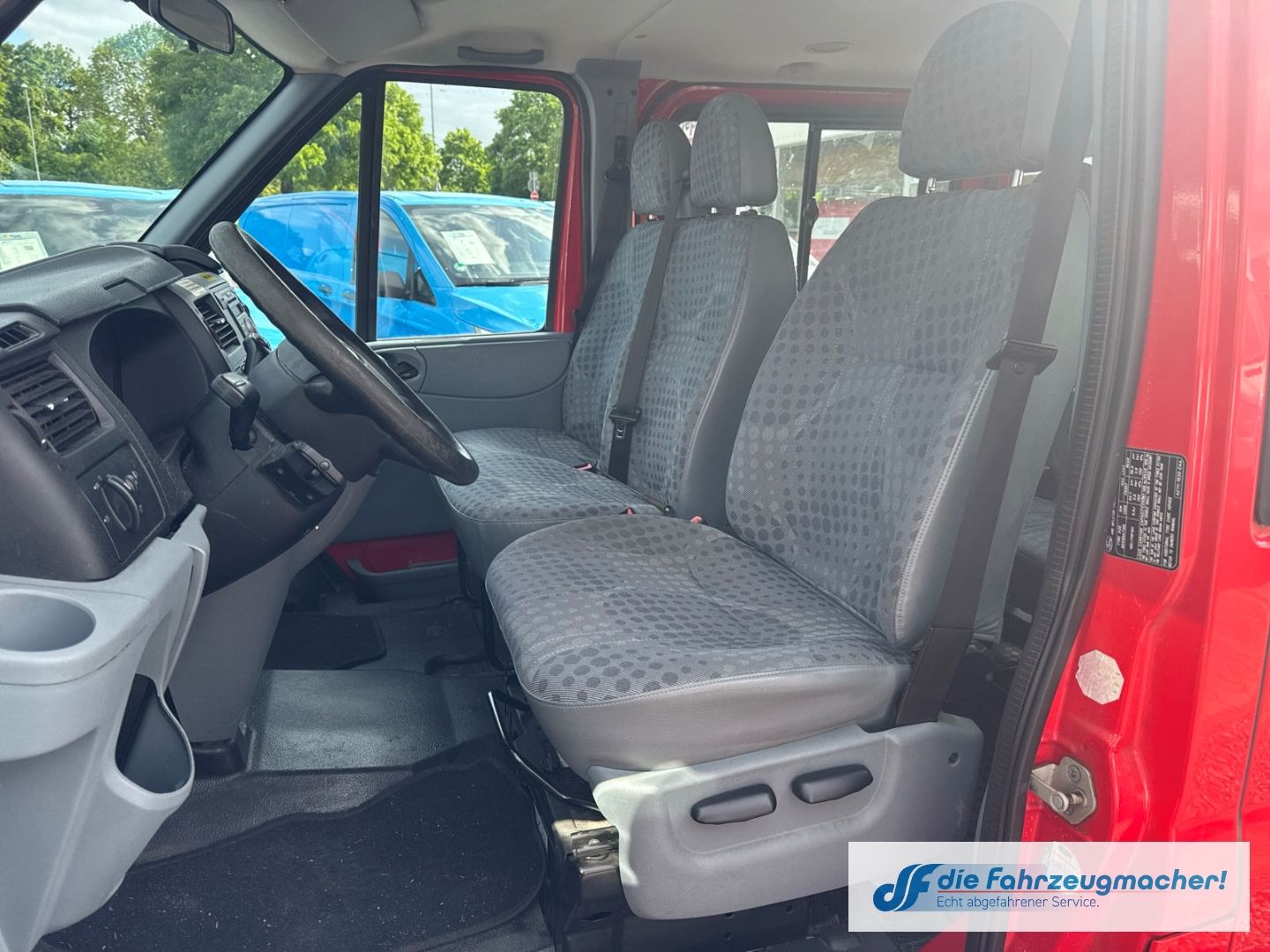 Fahrzeugabbildung Ford Transit Kombi FT 280 K Freisprech Allwetterreife