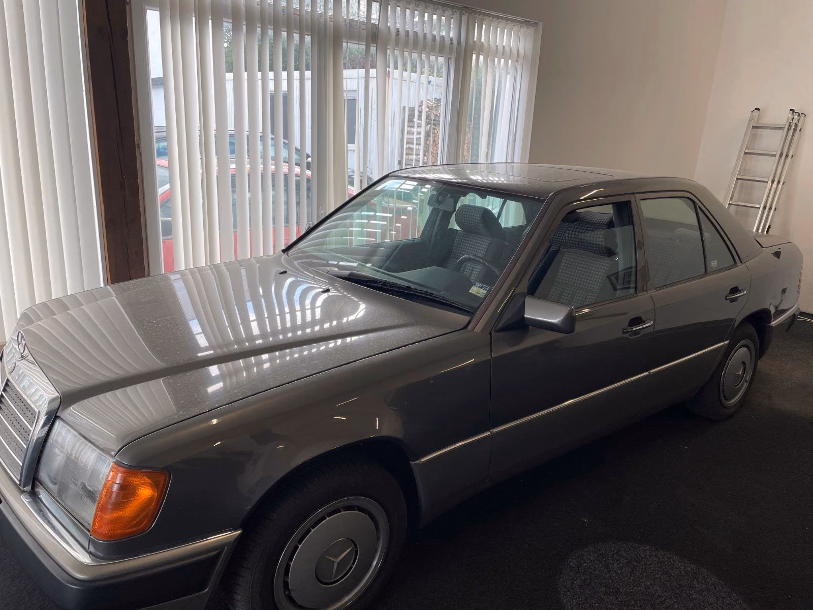 Mercedes-Benz 200