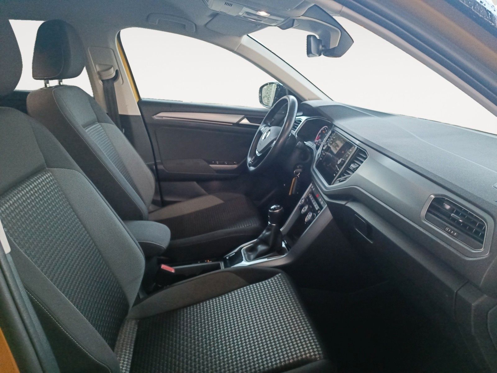 Fahrzeugabbildung Volkswagen T-Roc Active *AHZV*Navi*Sitzheizung