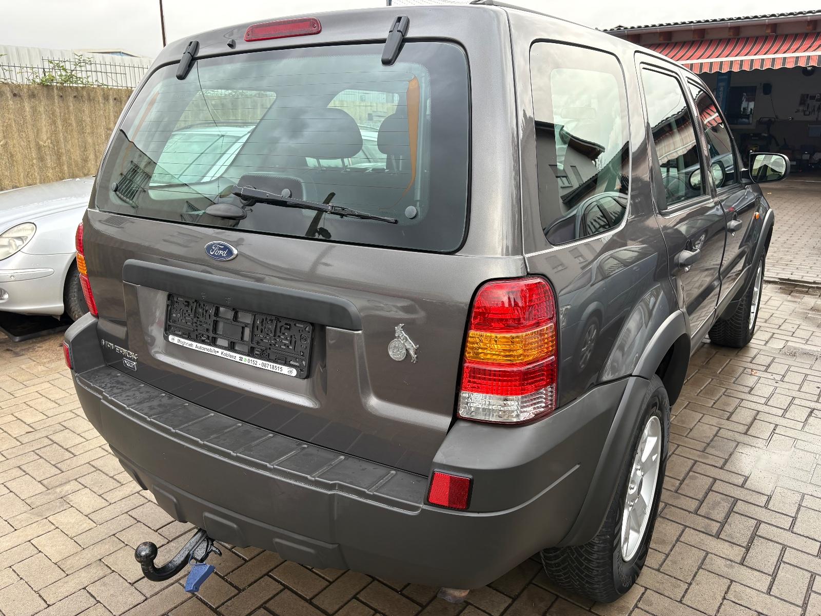 Ford Maverick 2004 — photo 9