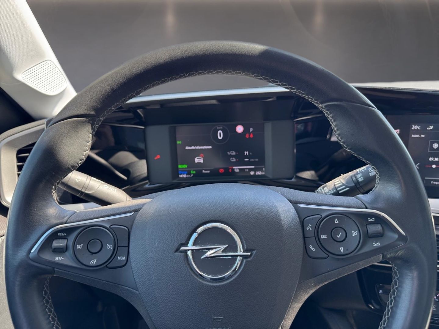 Fahrzeugabbildung Opel Mokka e Elegance Digitales Cockpit LED Apple Car