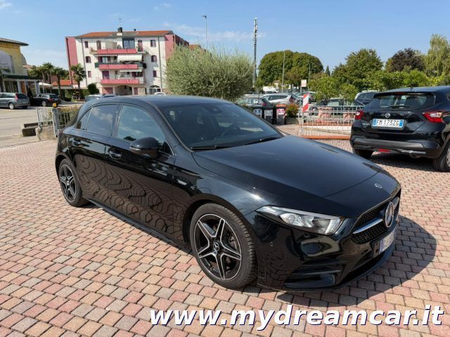Mercedes-Benz MERCEDES-BENZ A 180 d Automatic Premium Night Ed imagem 3