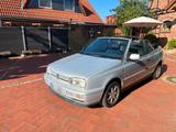 Volkswagen Golf 3 Cabrio, frisch Oldtimer geworden - Volkswagen Golf aus 1996: Cabrio