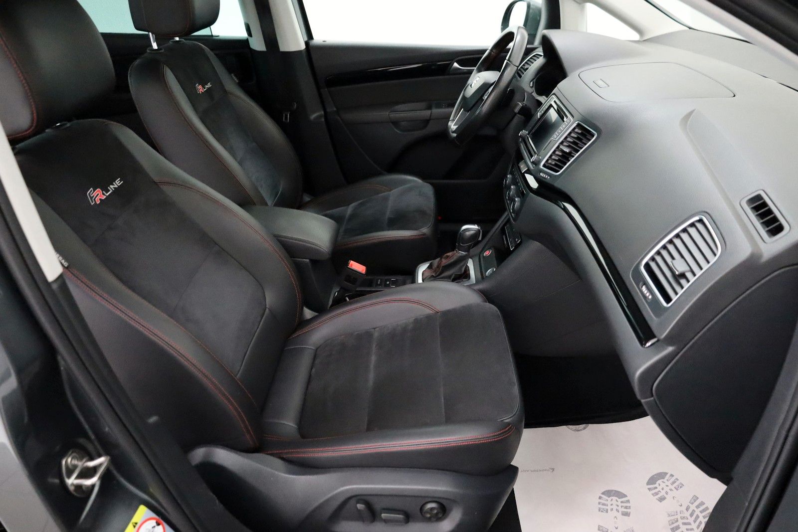Fahrzeugabbildung SEAT Alhambra FR-Line 7 Si,T.Leder,Navi,Xenon,Kamera