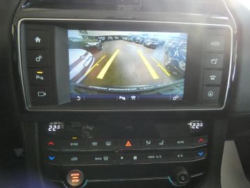 Jaguar F-Pace - 8