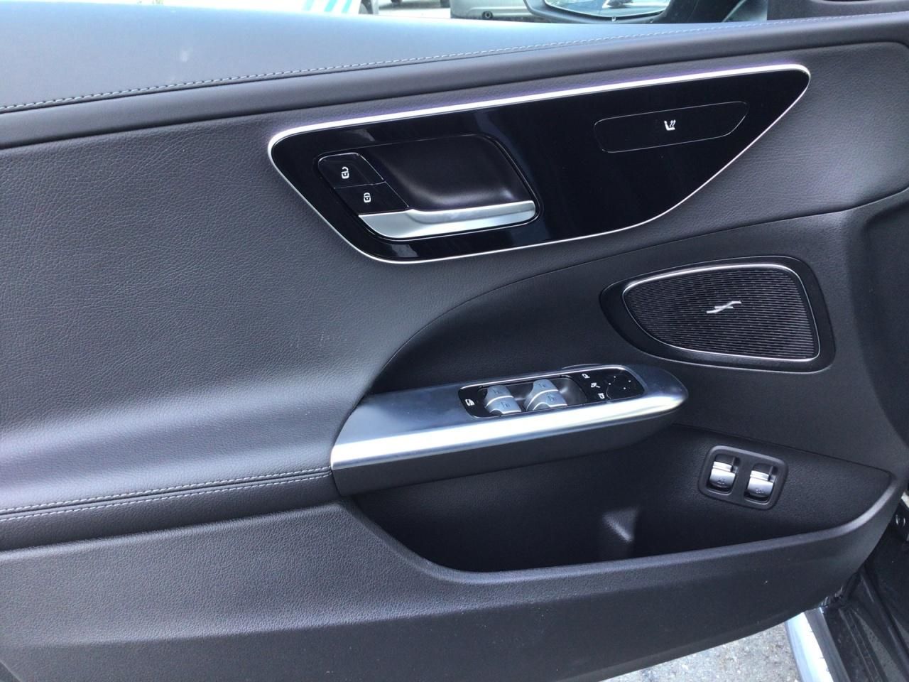 Fahrzeugabbildung Mercedes-Benz C 300 e T **AMG*NIGHT*AHK*DIGITAL*FAHRASSIST-P*