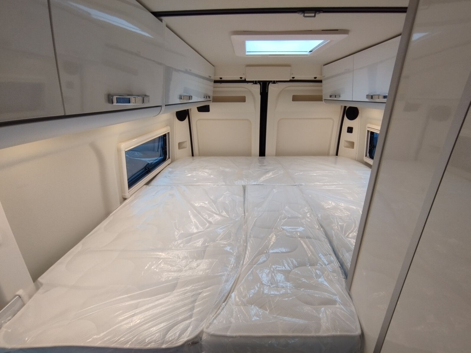 Fahrzeugabbildung Westfalia Columbus 641 E 180 PS 10795,- EUR Sondernachlass