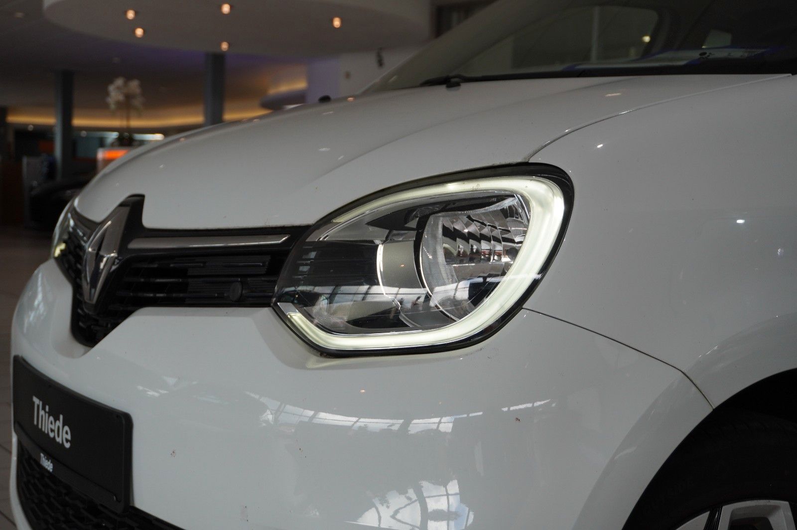 Fahrzeugabbildung Renault Twingo Equilibre Electric 22KWH NAVI/LED/DAB+
