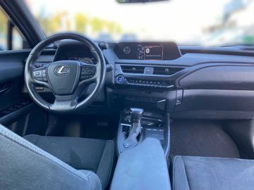 Lexus UX - 8