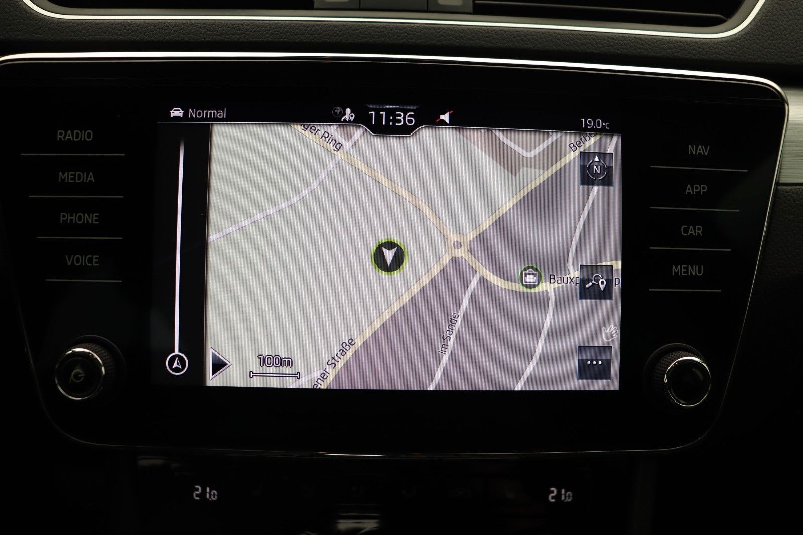 Fahrzeugabbildung SKODA Superb Combi Ambition LED ACC Navi