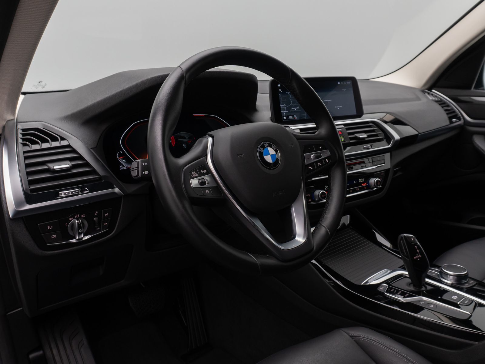 Fahrzeugabbildung BMW X3 xD20d Kamera HUD Komfort HiFi Alarm Leder 19"