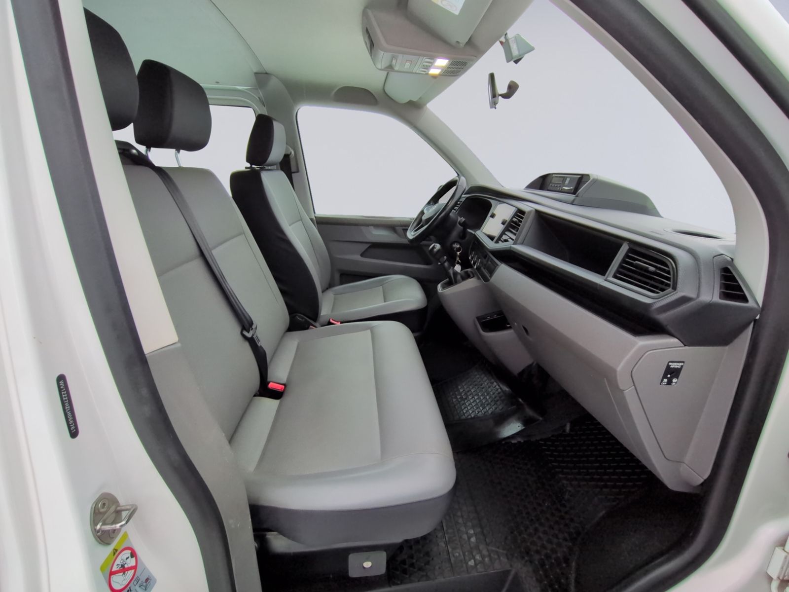 T6.1 Kombi 2.0 TDI lang AHK+NAVI+6SITZE