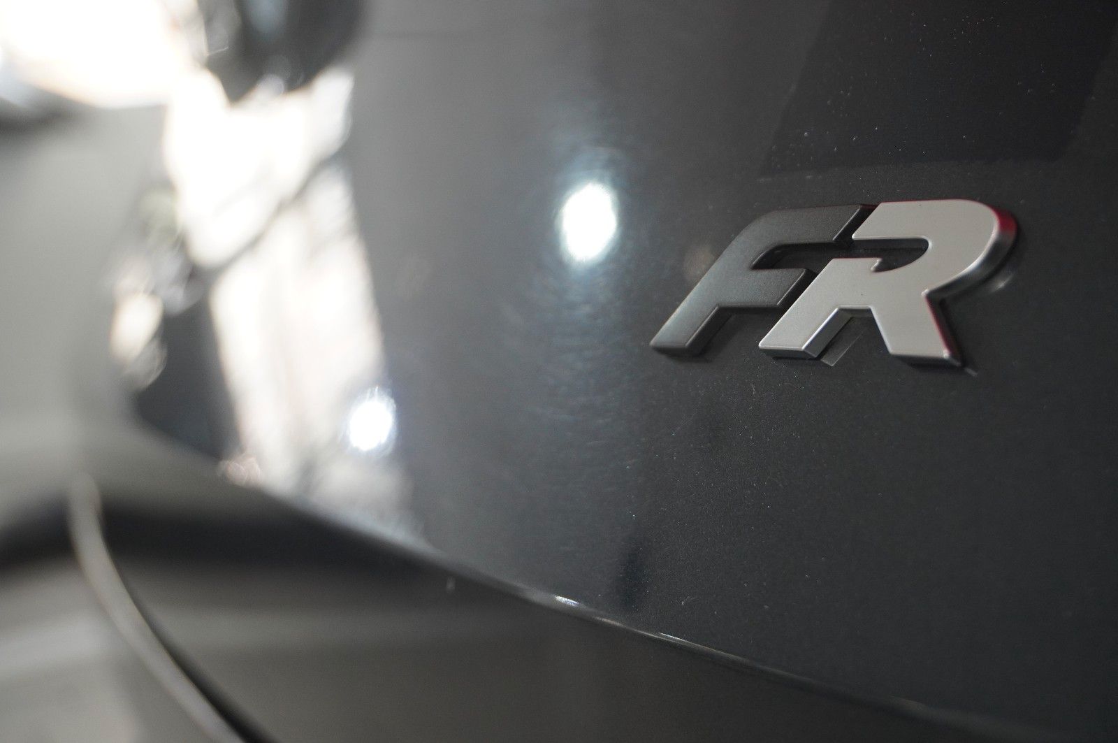 Fahrzeugabbildung SEAT Leon ST 1.5 TSI FR SPORT DSG NAVI/LED/VIRT./DAB+