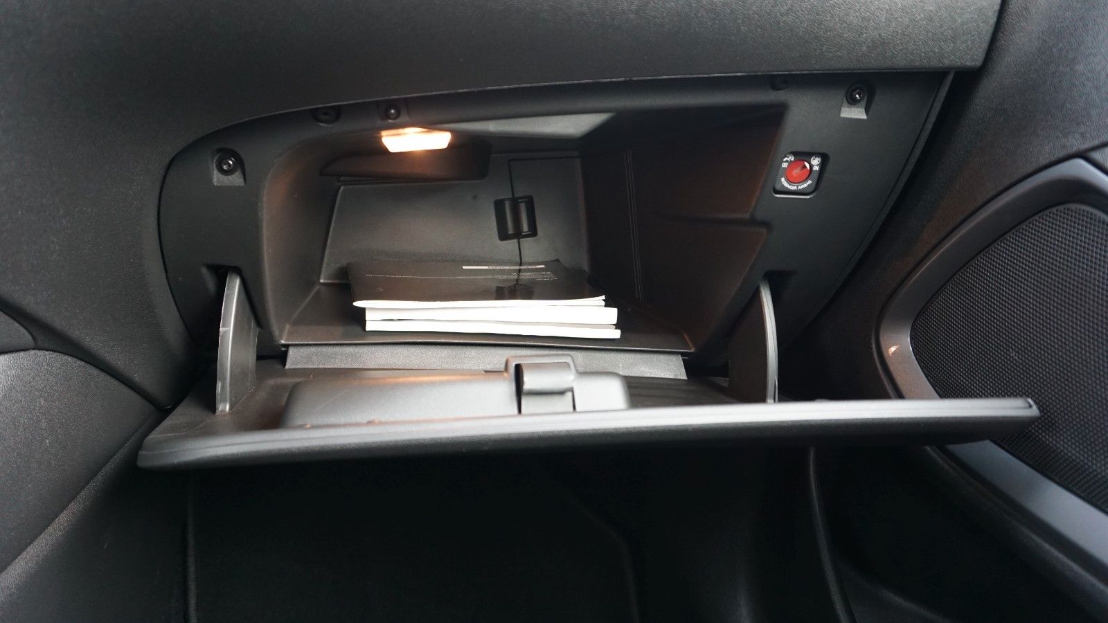 Fahrzeugabbildung Opel Crossland (X) Ultimate, Head Up, Navi, Leder